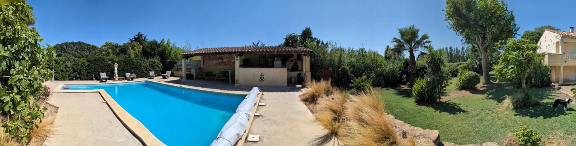 Offrez-Vous Un Sejour Dans Notre Gite A Entressen Une Grande Piscine Pour Se Rafraichir ,Un Espace De Jeux Pour Enfants Pour Des Heures De Divertissement Un Terrain De Petanque Pour Des Parties Endiablees Eksteriør bilde